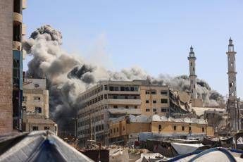 Katz: “Gaza sta bruciando, non torniamo indietro”. Hamas: “Netanyahu ha piena responsabilità ostaggi”