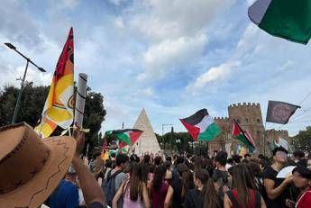 Lo sciopero per Gaza nelle piazze, da Genova a Roma manifestazioni in tutta Italia