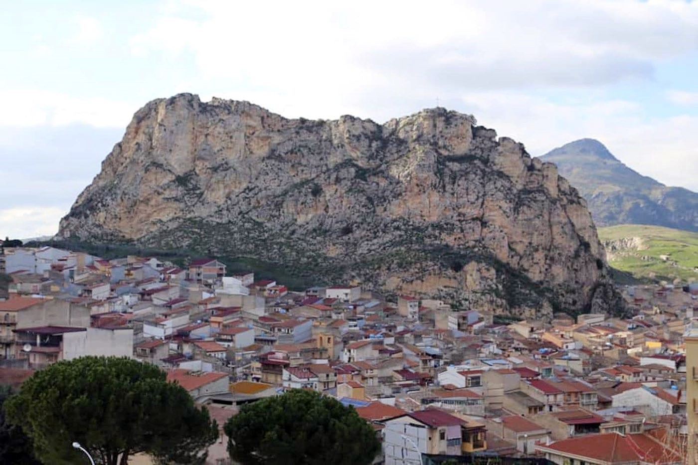 Frane, 6 milioni di euro per il consolidamento della rocca di Marineo