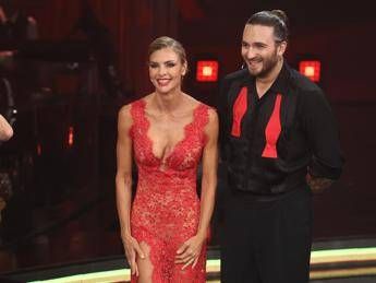 Martina Colombari dopo le critiche a Ballando con le stelle: “Non mi è concesso essere vulnerabile”