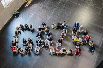 Massini a Firenze, scritta ‘Gaza’ con i lavoratori della Pergola