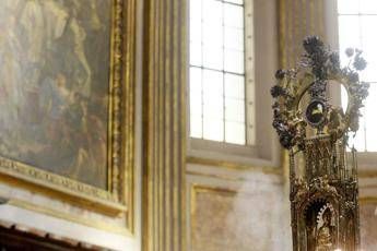 Napoli, si è rinnovato il miracolo di san Gennaro: il sangue si è sciolto