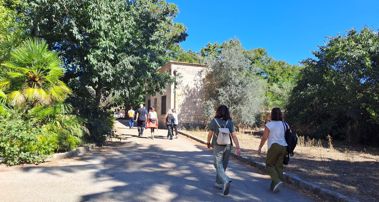 Caltanissetta. Una passeggiata immersi nel verde del Parco Dubini apre il convegno “Over 45: consigli pratici per un meritato benessere