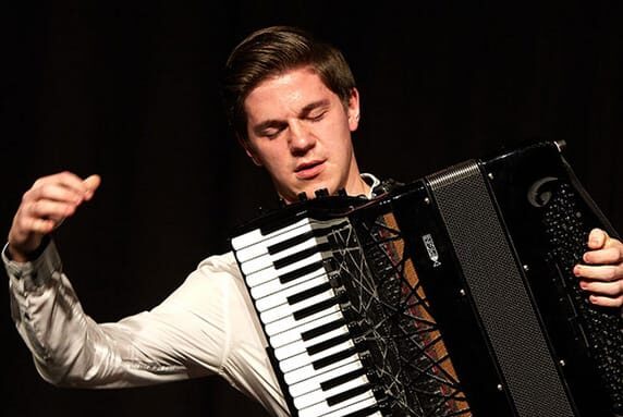 Caltanissetta. Pietrarossa Academy and Music Festival: la magia della fisarmonica di Radu Rătai al Teatro Regina Margherita