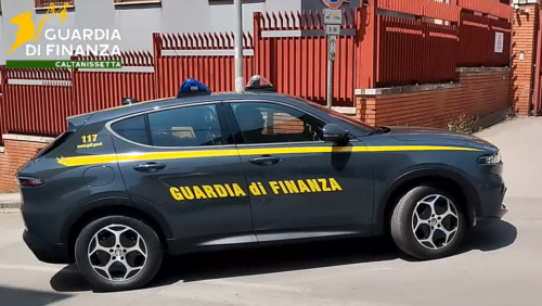 Caltanissetta. Operazione “Delivery Express” della GdF: mezzo chilo di  marijuana nascosta in buste di patatine, 2 arresti