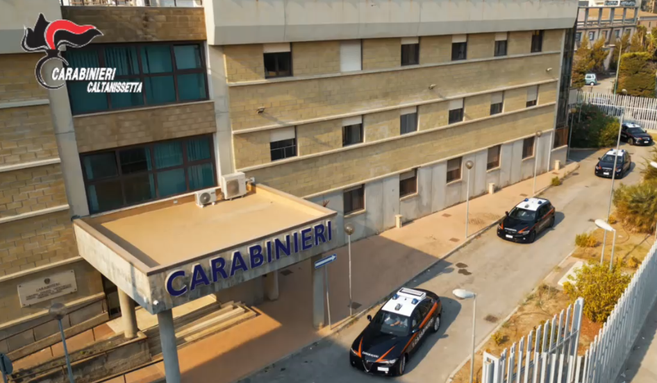 Detenzione illegale di armi, arrestati padre e figlio nel Nisseno