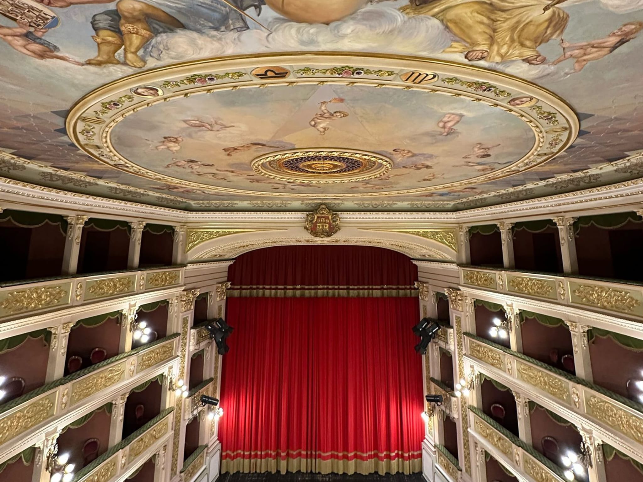 Caltanissetta, prorogata al 12 ottobre la campagna abbonamenti della stagione teatrale “Atto 150 – Sei sogni a teatro”