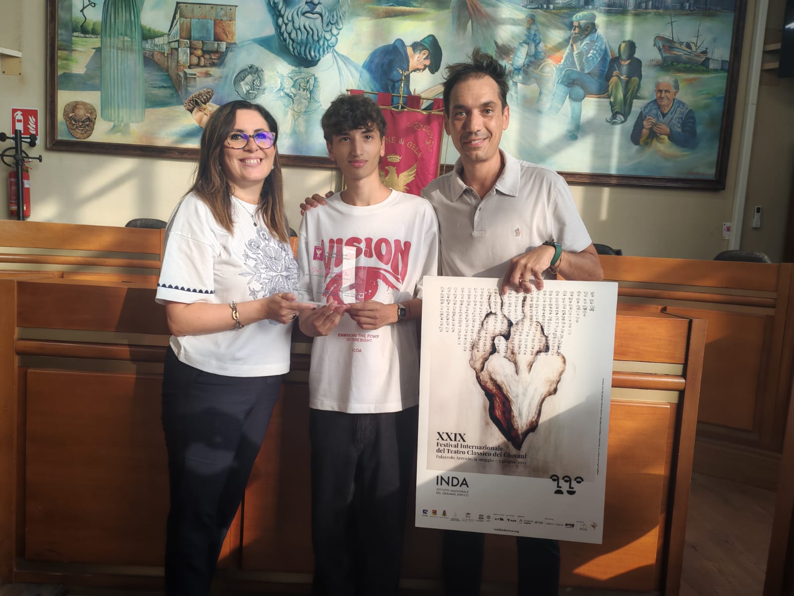 A Gela premiato al Comune il giovanissimo artista Luca Greco