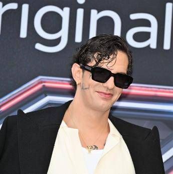 X Factor, siparietto tra Achille Lauro e la concorrente: “Mi stai mettendo nei casini?”