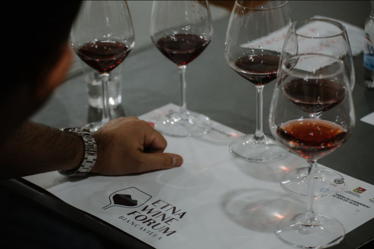 Tutto pronto per la IV edizione dell’Etna Wine Forum 2025, il festival del vino etneo in programma dal 10 al 12 Ottobre a Biancavilla