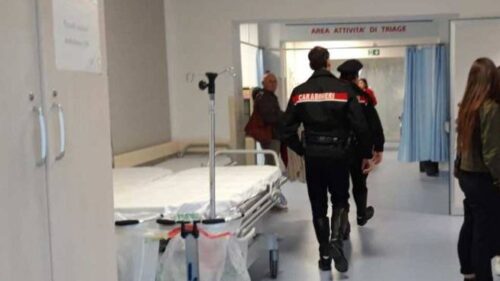 Non vuole aspettare il turno, 18enne aggredisce medico al Pronto Soccorso: denunciato