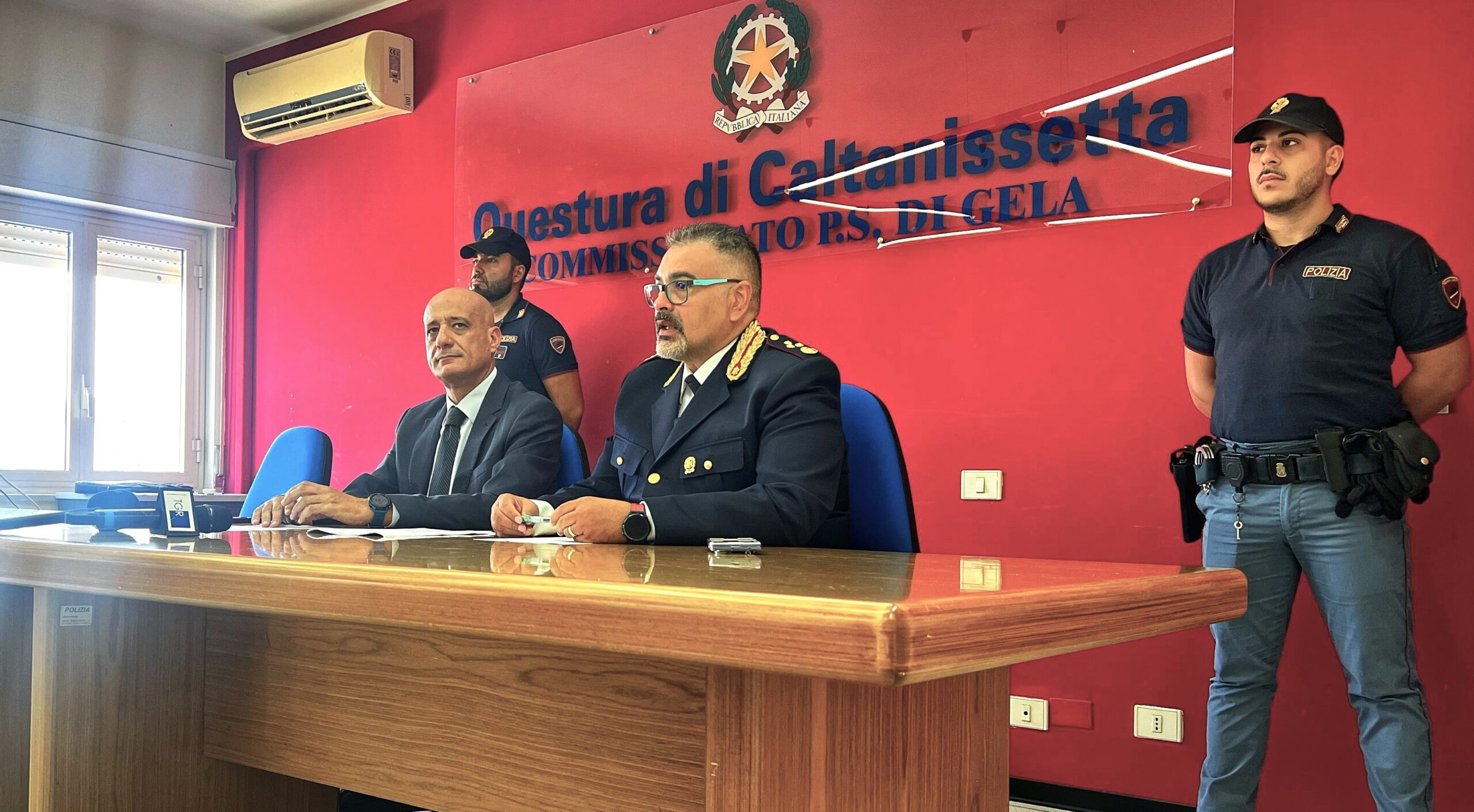 Rapina con spaccata in una gioielleria di Gela, arrestati 2 minori