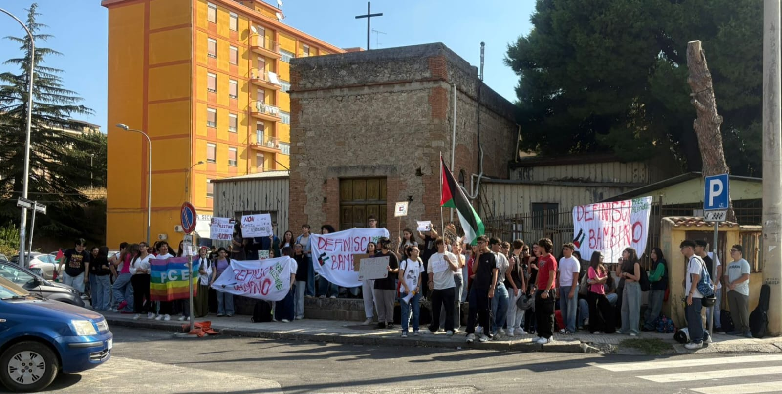 Caltanissetta. Studenti in piazza contro genocidio