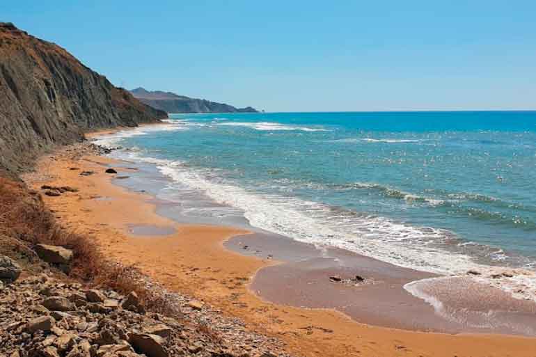 Ad Agrigento rinvenuto un cadavere nella spiaggia tra Cannatello e Zingarello