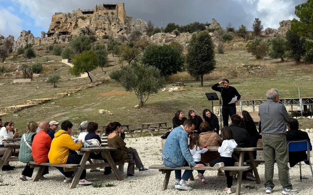 Delia. Accoglienza di successo per il Festival “Per un Giorno di Terra: tra santi, folli e poeti”