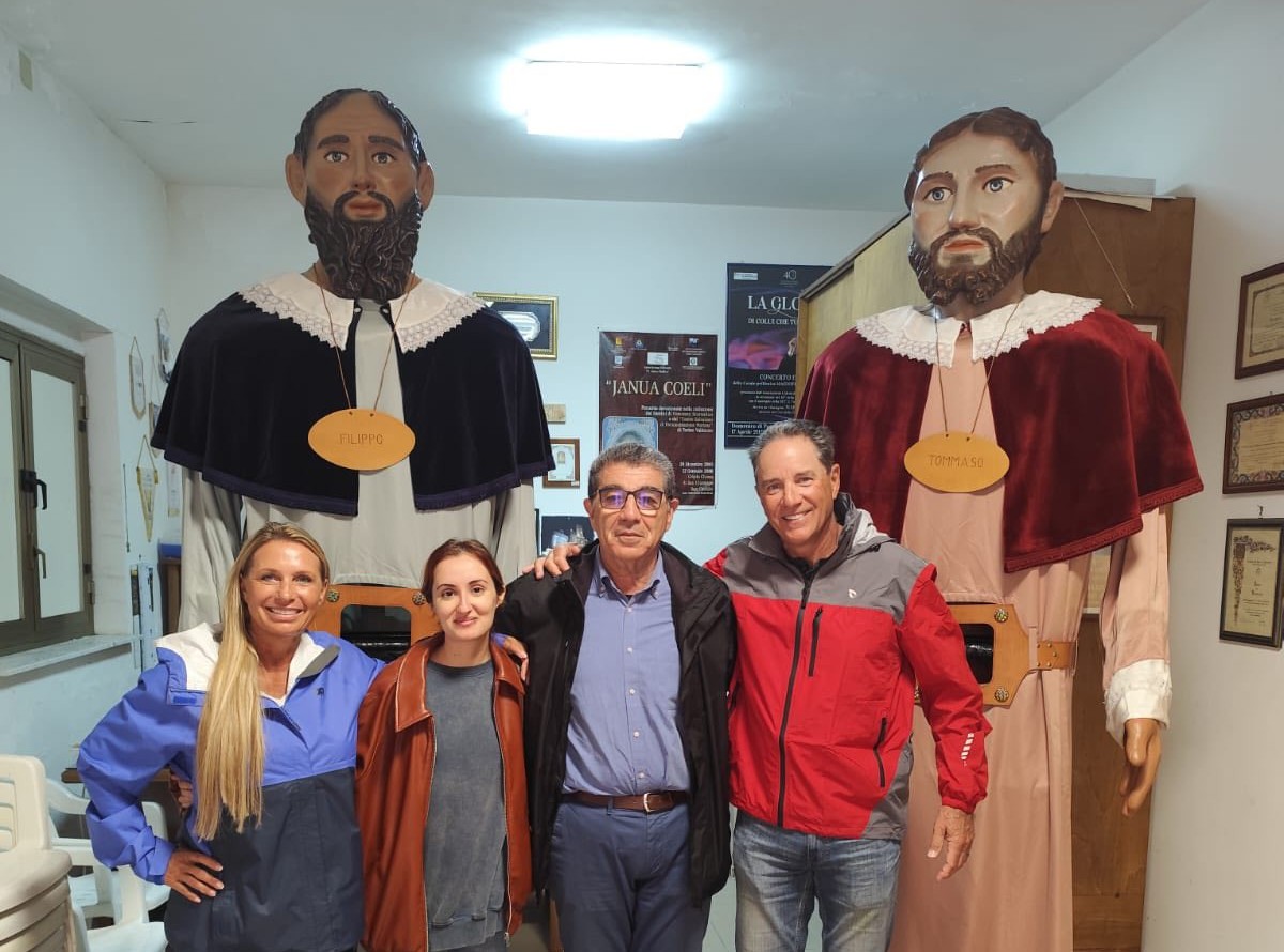 San Cataldo. Visita dagli Stati Uniti per i Sanpaoloni: stupore di fronte alla maestosa bellezza dei giganti della Domenica di Pasqua