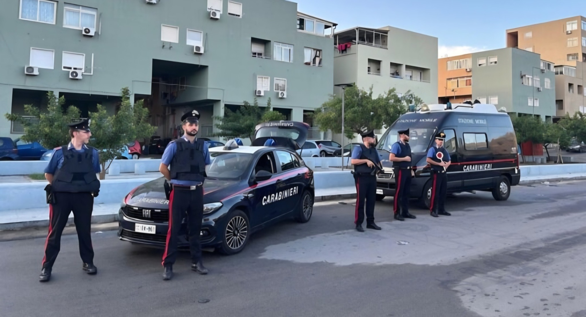 Palermo, blitz nei quartieri Zen 1 e 2: si cercano armi e droga