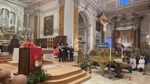 San Cataldo. Per solennità ss Crocifisso, messa in Chiesa Madre e processione per la Via dei Santi; il 13 ottobre chiusura del reliquiario dei Santi e Martiri