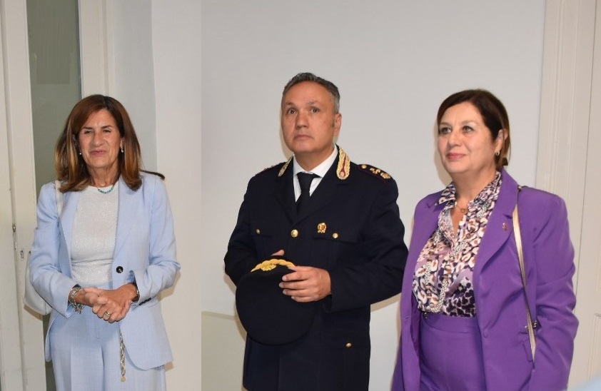 Caltanissetta. Il Prefetto e il Questore, accompagnate dal vice Questore, in visita al Commissariato di Niscemi