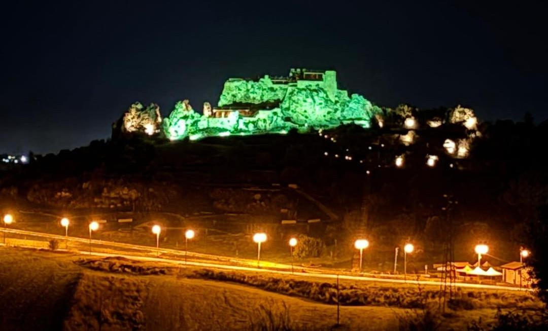 Delia. Il Comune aderisce alla campagna “1 su trenta e non lo sai” promossa dal Rotary Valle del Salso: fino al 26 ottobre castello illuminato di verde