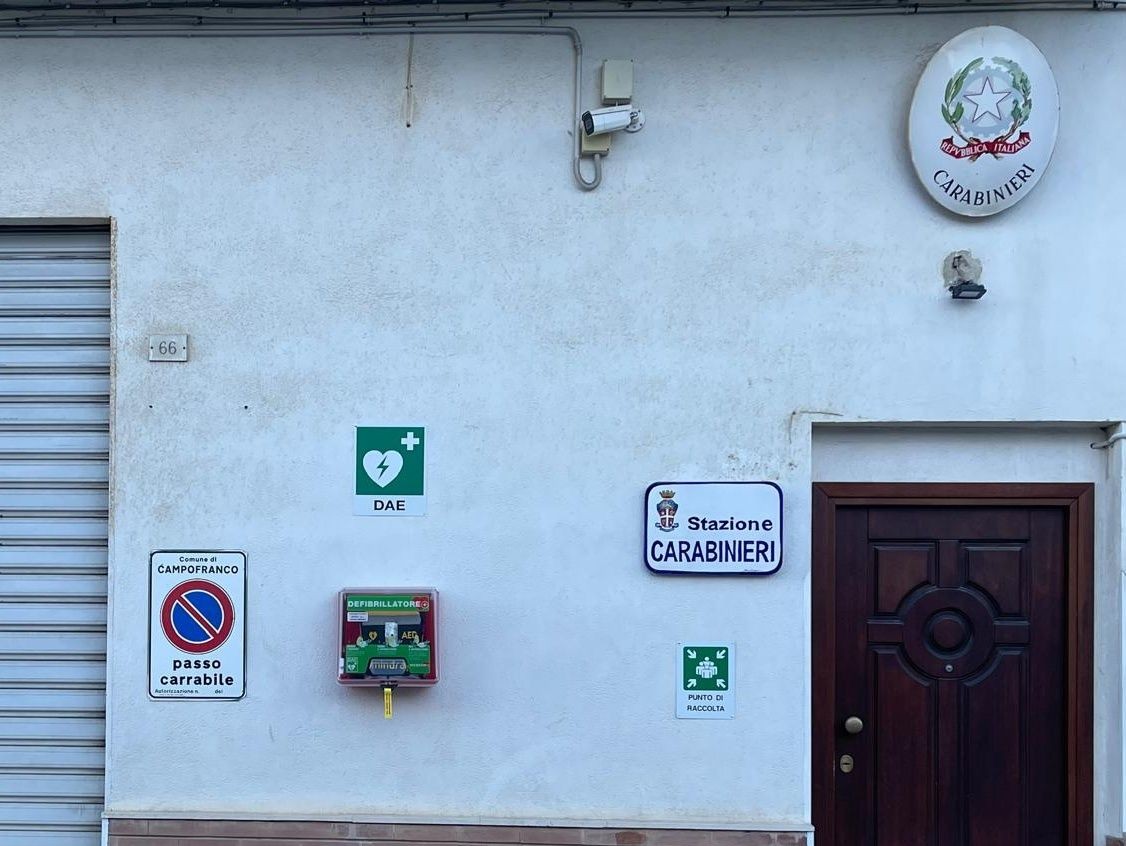 Campofranco. L’Arma dei Carabinieri ha installato all’esterno della sua caserma un defibrillatore accessibile a tutti
