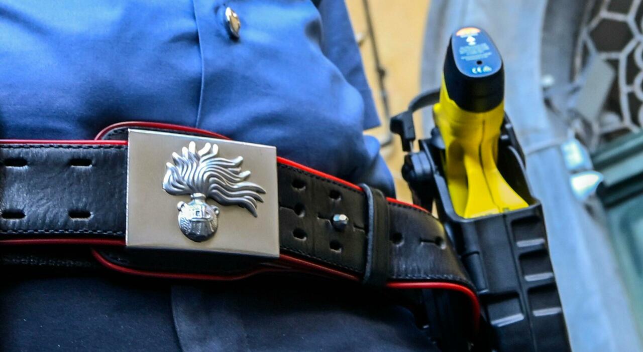 Muore dopo essere stato colpito dal taser, indagati 5 carabinieri Salvini: “Noi stiamo con i militari”