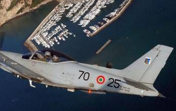 Aereo biposto dell’Aeronautica precipitato a Sabaudia, morti due militari