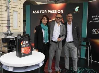 Auto: PETRONAS Lubricants International lancia il nuovo lubrificante Selenia