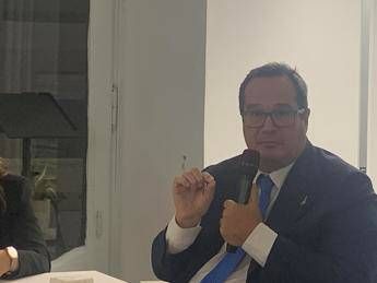 Durigon: “Salario minimo per legge a 9 euro è imposizione al basso, la svilisce contrattazione”