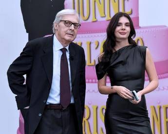 Evelina Sgarbi: “Mi hanno fatta fuori. Sono preoccupata per mio padre, voglio solo che stia bene”