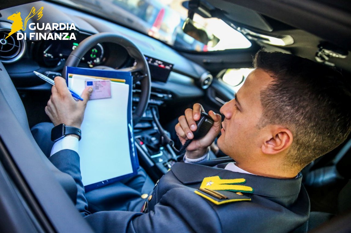 GdiF Caltanissetta, controlli a San Cataldo durante la “Fera Ranni”: violazioni fiscali e sanzioni amministrative