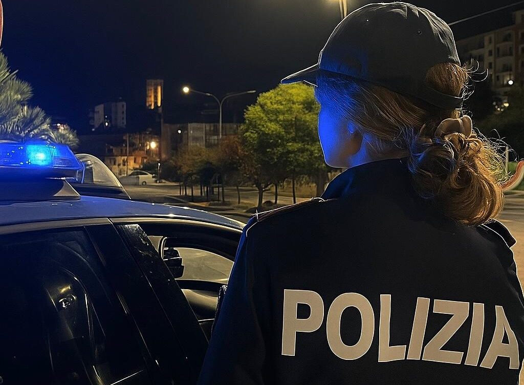 Ad Enna eseguita dalla Polizia ordinanza di misura cautelare per stalking: domiciliari e braccialetto elettronico