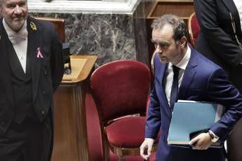 Francia, Lecornu è salvo: respinte le due mozioni di sfiducia