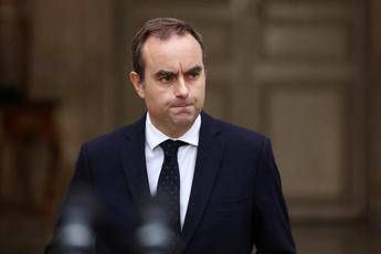 Francia, il primo ministro Lecornu si è dimesso: “Non ci sono le condizioni per governare”