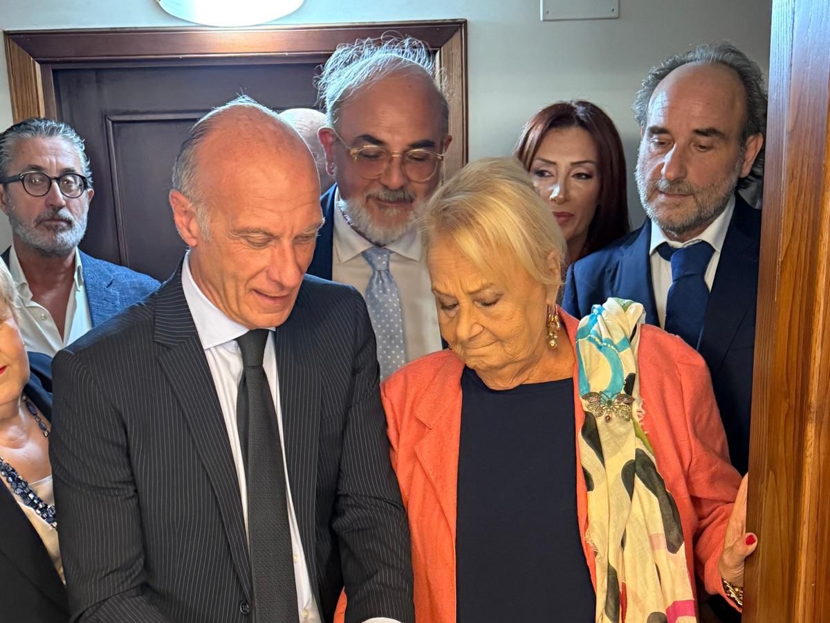 Caltanissetta abbraccia il ricordo del maestro Pastorello: il Foyer del Teatro Margherita porta il suo nome