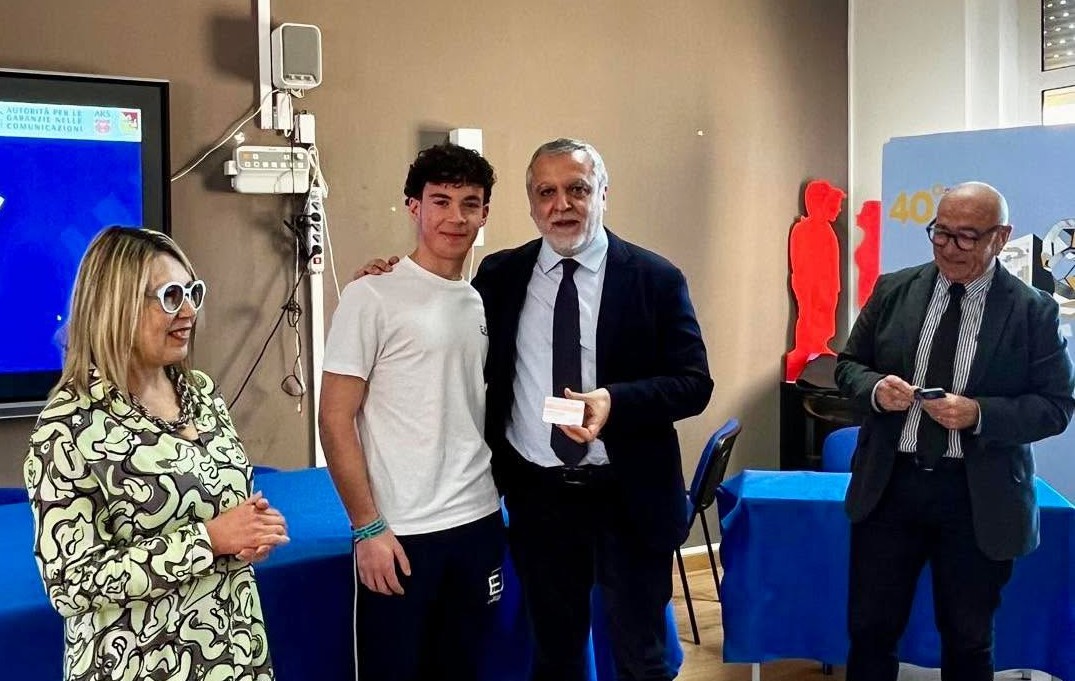 Buone pratiche per utilizzare bene rete e social: a Gela riparte il progetto Corecom Sicilia per patentino digitale nelle scuole