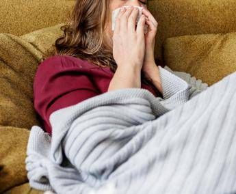 Influenza, alert Ecdc: “Insolito trend precoce, vaccinarsi senza indugio. Rischio stagione pesante”