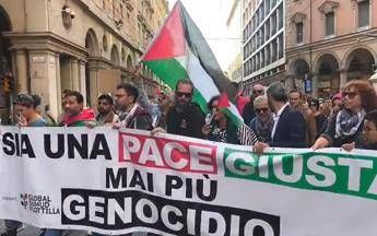 L’accordo su Gaza non ferma i cortei in Italia: manifestazioni a Milano, Torino e Bologna