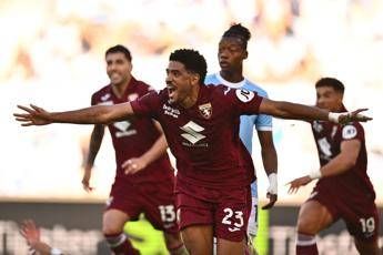 Lazio-Torino 3-3: finale thriller, rissa e recupero ‘extralarge’. Cos’è successo all’Olimpico