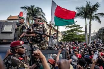 Madagascar, esercito si schiera con le proteste. Il presidente: “Tentativo di golpe”