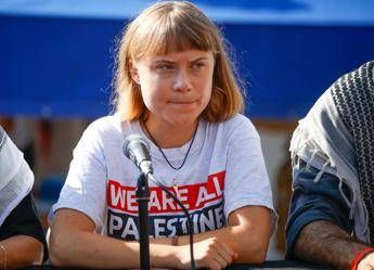 Maltrattamenti su Greta Thunberg e attivisti Flotilla, Israele smentisce: “Menzogne”