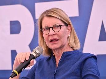 Manovra, Savino: “Possibili modifiche specifiche nel rispetto saldi”