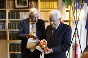 Mattarella rende omaggio a Spadolini con visita alla sua Fondazione