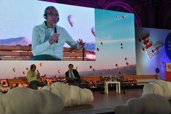 “Povertà e democrazia”, la Lectio civilis di Abhijit Banerjee al Festival Nazionale dell’Economia Civile