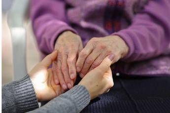 Quasi 7 milioni tra pazienti oncologici e caregiver, premio Incontradonna ‘narrazione come cura’