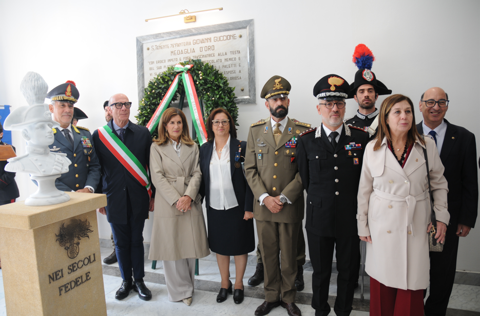 Caltanissetta, il Comando Militare Esercito “Sicilia” di Palermo rende omaggio all’eroico sacrifico del Sottotenente Giovanni Guccione: medaglia d’oro al Valor Militare “alla memoria”