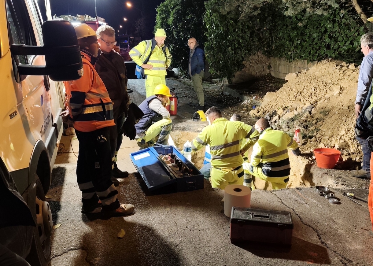 Caltanissetta, fuga di gas in via San Giuliano, strada chiusa e traffico deviato: sul posto vigili del fuoco e tecnici