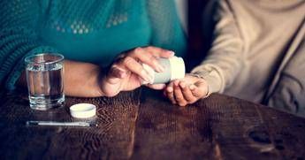 Svolta nella cura dell’Alzheimer, il farmaco approvato dall’Ue che rallenta la malattia