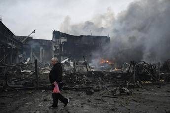 Ucraina, ancora droni russi contro Kiev: morti e feriti nella capitale