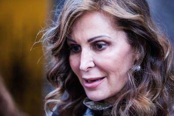 Visibilia, sospeso procedimento Santanchè in attesa della decisione della Consulta